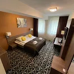 מלון Zakliki 3*