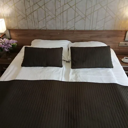 Zakliki فندق كراكوفيا